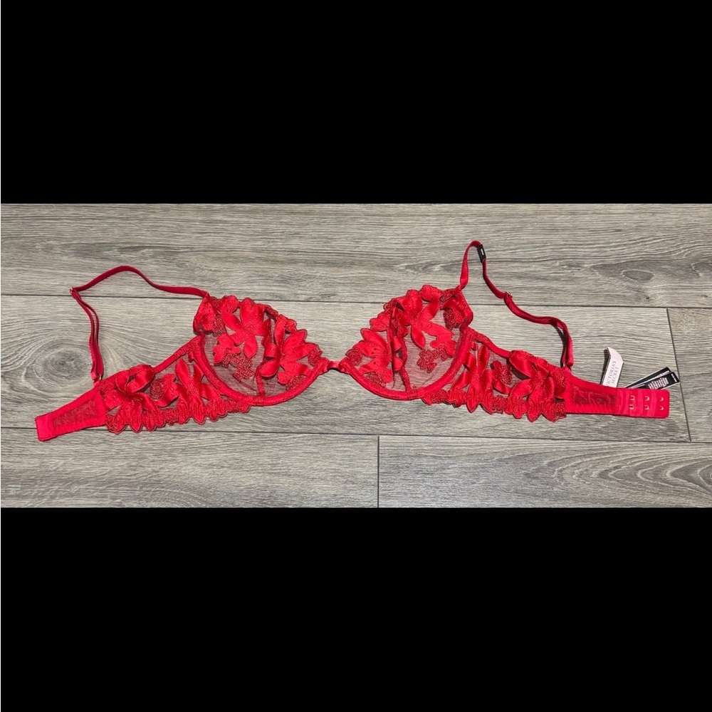 Victoria's Secret Red Floral Lace Bra